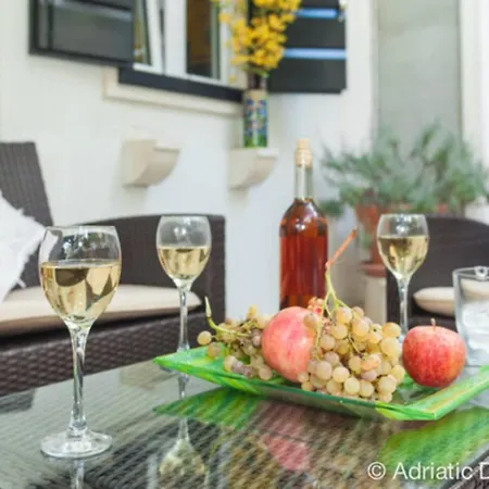 Holiday Laura Holiday home Postira